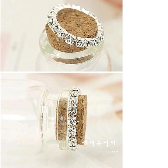 ☀️ Set of 2 Stretchy Crystal Rings - Picture 5 of 7